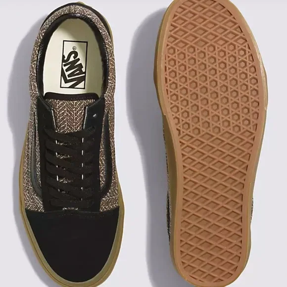 Vans Men’s Old Skool
Herringbone Black/Brown
VN000CP5YS8
Sneakers - Picture 6 of 16